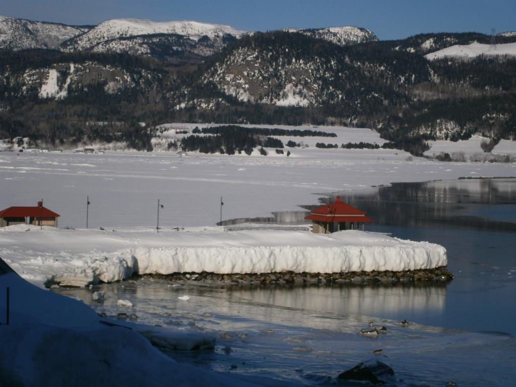 Apartement Mirador Du Fjord LʼAnse-Saint-Jean Eksteriør billede